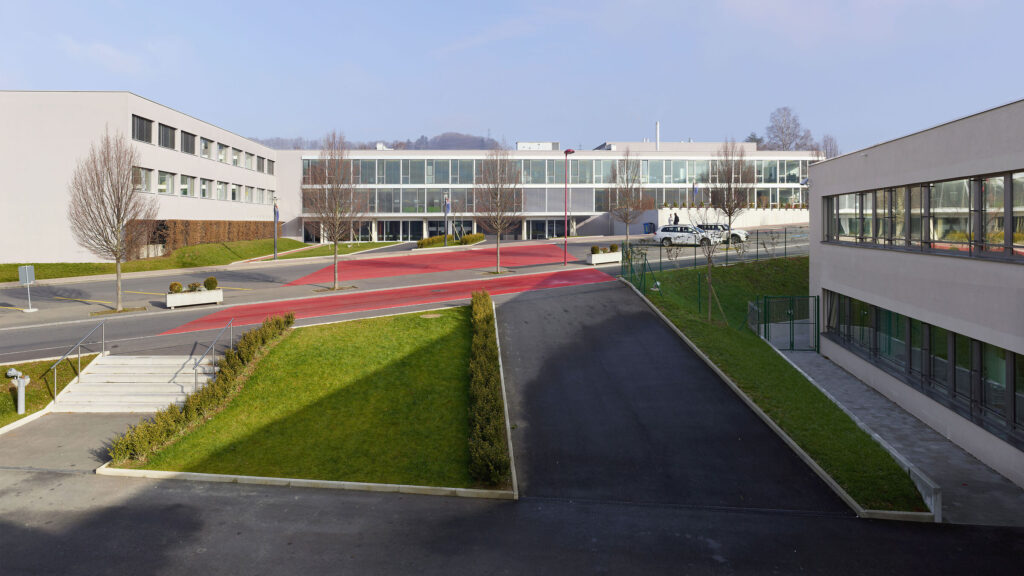 international school of lausanne campus